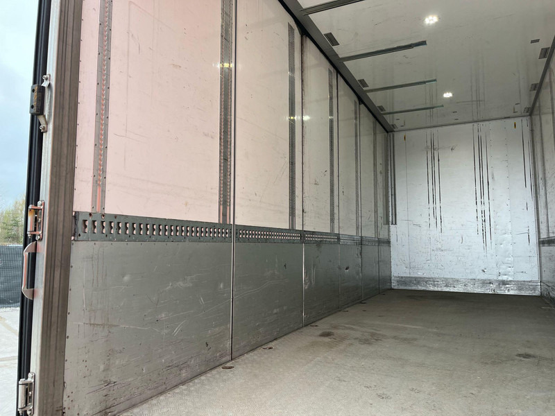 شاحنة صندوقية Mercedes-Benz Actros 2545 6x2*4 BOX L=7445 mm: صورة 14