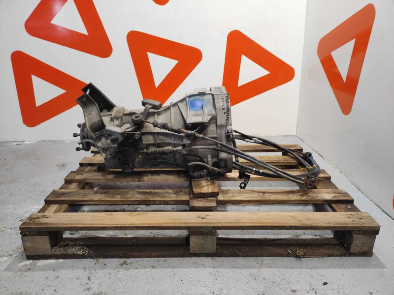 Nissan NT 400 Cabstar Gearbox 32010-LC62A / LOW MILEAGE - صندوق التروس - شاحنة: صورة 1 Nissan NT 400 Cabstar Gearbox 32010-LC62A / LOW MILEAGE - صندوق التروس - شاحنة: صورة 1