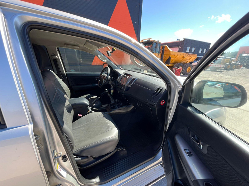 تأجير Toyota Hilux 4x4 Toyota Hilux 4x4: صورة 20