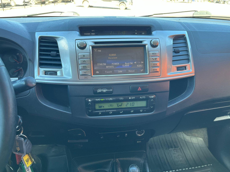 تأجير Toyota Hilux 4x4 Toyota Hilux 4x4: صورة 16