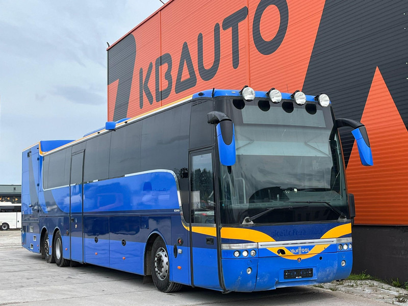 Van Hool Scania K 400 T 9 6x2*4 WC / AC / WEBASTO / FRIDGE / LUGGAGE BOX WITH LIFT / WHEELCHAIR LIFT - حافلة الضواحي: صورة 1 Van Hool Scania K 400 T 9 6x2*4 WC / AC / WEBASTO / FRIDGE / LUGGAGE BOX WITH LIFT / WHEELCHAIR LIFT - حافلة الضواحي: صورة 1