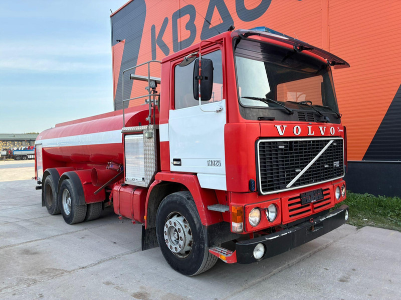 Volvo F 10 6x2 Ruberg / 2700 l/min / tanks 9000 I + 1000 l - شاحنة حريق: صورة 4 Volvo F 10 6x2 Ruberg / 2700 l/min / tanks 9000 I + 1000 l - شاحنة حريق: صورة 4