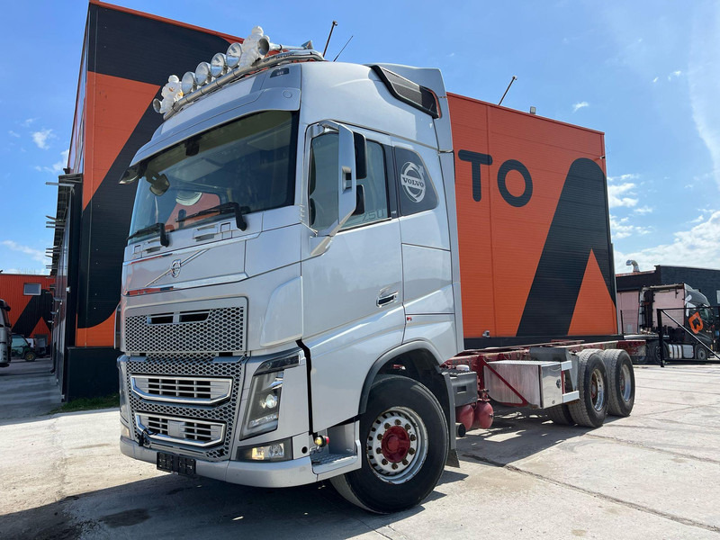 Volvo FH 16 750 6x4 9 TON FRONT AXLE / RETARDER / PTO / CHASSIS L=7856 mm - شاحنة بهيكل معدني للمقصورة: صورة 2 Volvo FH 16 750 6x4 9 TON FRONT AXLE / RETARDER / PTO / CHASSIS L=7856 mm - شاحنة بهيكل معدني للمقصورة: صورة 2
