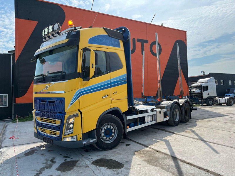 Volvo FH 16 750 6x4 HYDRAULICS / CHASSIS L=8184 mm - شاحنة قطع الأشجار, شاحنة كرين: صورة 2 Volvo FH 16 750 6x4 HYDRAULICS / CHASSIS L=8184 mm - شاحنة قطع الأشجار, شاحنة كرين: صورة 2