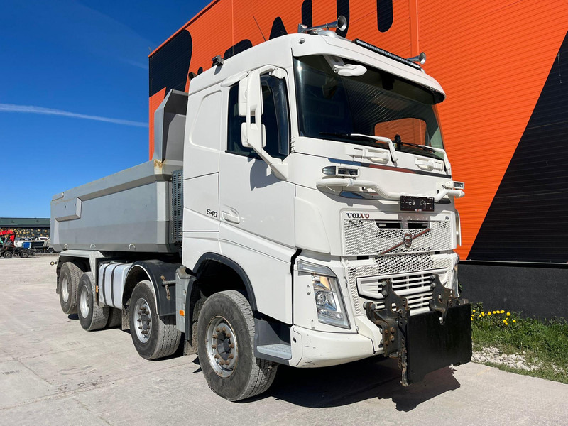 Volvo FH 540 8x4 RETARDER / TANDEM AXLE LIFT / BIG AXLES / BOX L=5704 mm - شاحنة قلاب: صورة 4 Volvo FH 540 8x4 RETARDER / TANDEM AXLE LIFT / BIG AXLES / BOX L=5704 mm - شاحنة قلاب: صورة 4