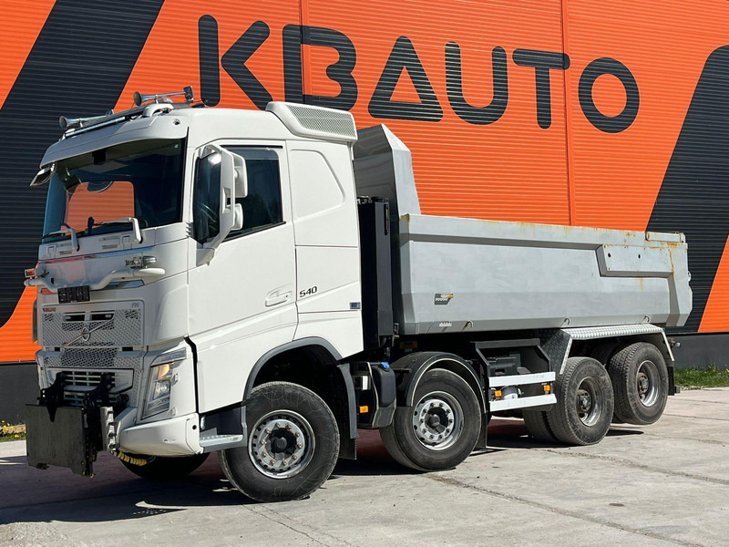 Volvo FH 540 8x4 RETARDER / TANDEM AXLE LIFT / BIG AXLES / BOX L=5704 mm - شاحنة قلاب: صورة 1 Volvo FH 540 8x4 RETARDER / TANDEM AXLE LIFT / BIG AXLES / BOX L=5704 mm - شاحنة قلاب: صورة 1