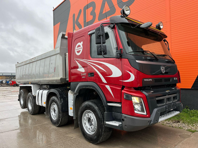 Volvo FMX 540 8x4 RETARDER / TANDEM AXLE LIFT / BIG AXLES / BOX L=5703 mm - شاحنة قلاب: صورة 4 Volvo FMX 540 8x4 RETARDER / TANDEM AXLE LIFT / BIG AXLES / BOX L=5703 mm - شاحنة قلاب: صورة 4