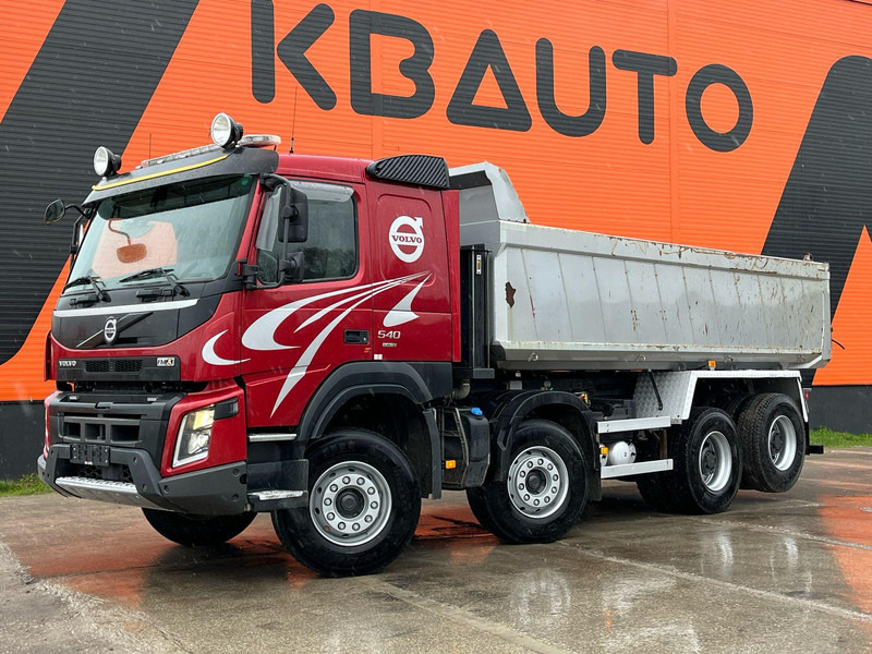 Volvo FMX 540 8x4 RETARDER / TANDEM AXLE LIFT / BIG AXLES / BOX L=5703 mm - شاحنة قلاب: صورة 1 Volvo FMX 540 8x4 RETARDER / TANDEM AXLE LIFT / BIG AXLES / BOX L=5703 mm - شاحنة قلاب: صورة 1