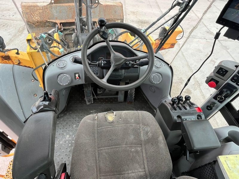 اللودر بعجل Volvo L 90 F 4x4 CENTRAL LUBRICATION / AC: صورة 20