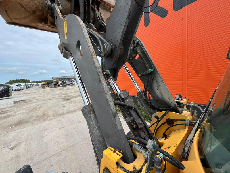 اللودر بعجل Volvo L 90 F 4x4 CENTRAL LUBRICATION / AC: صورة 12