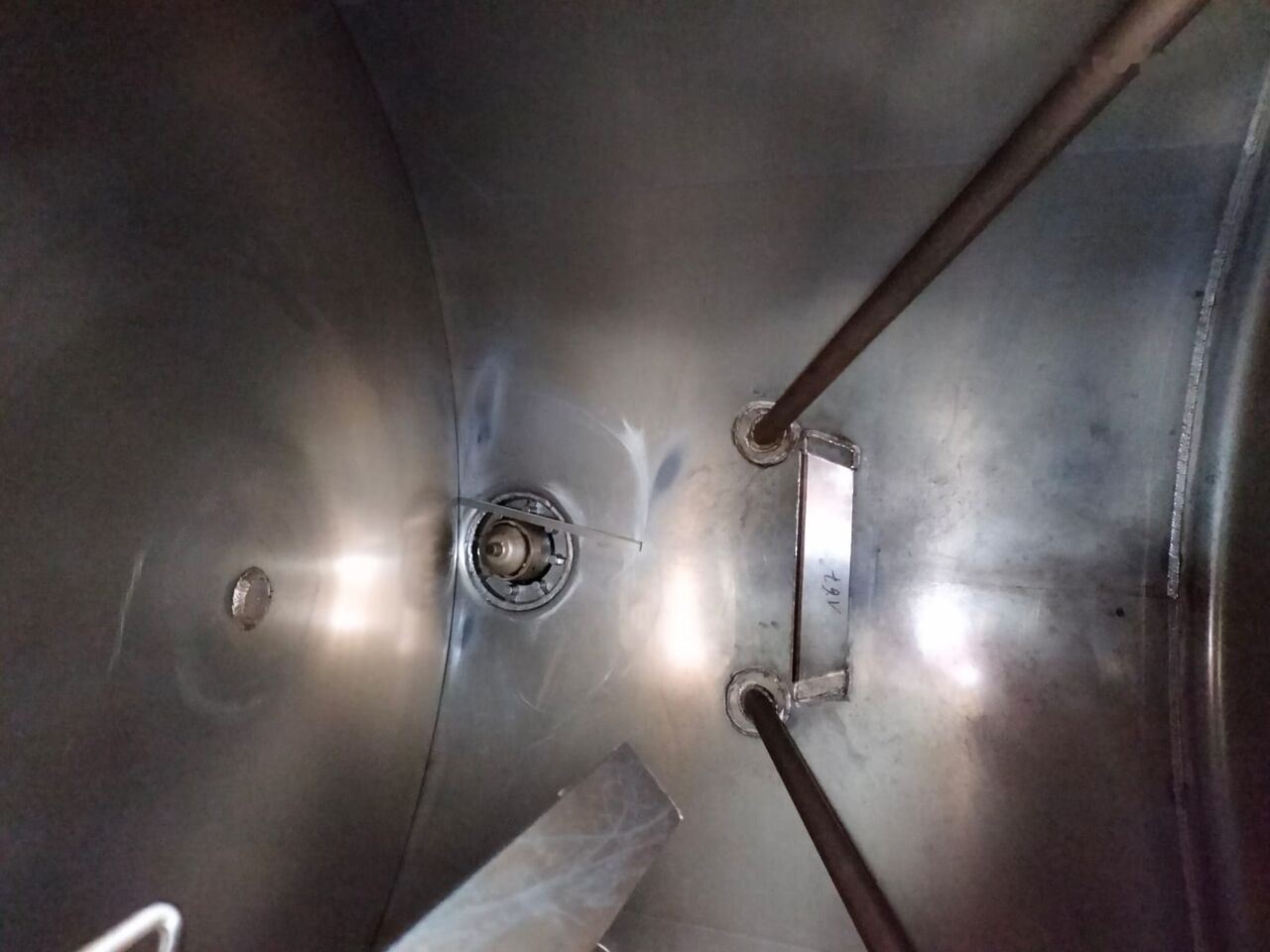 نصف مقطورة صهريج لنقل الوقود Trailor TX34: صورة 10 نصف مقطورة صهريج لنقل الوقود Trailor TX34: صورة 10