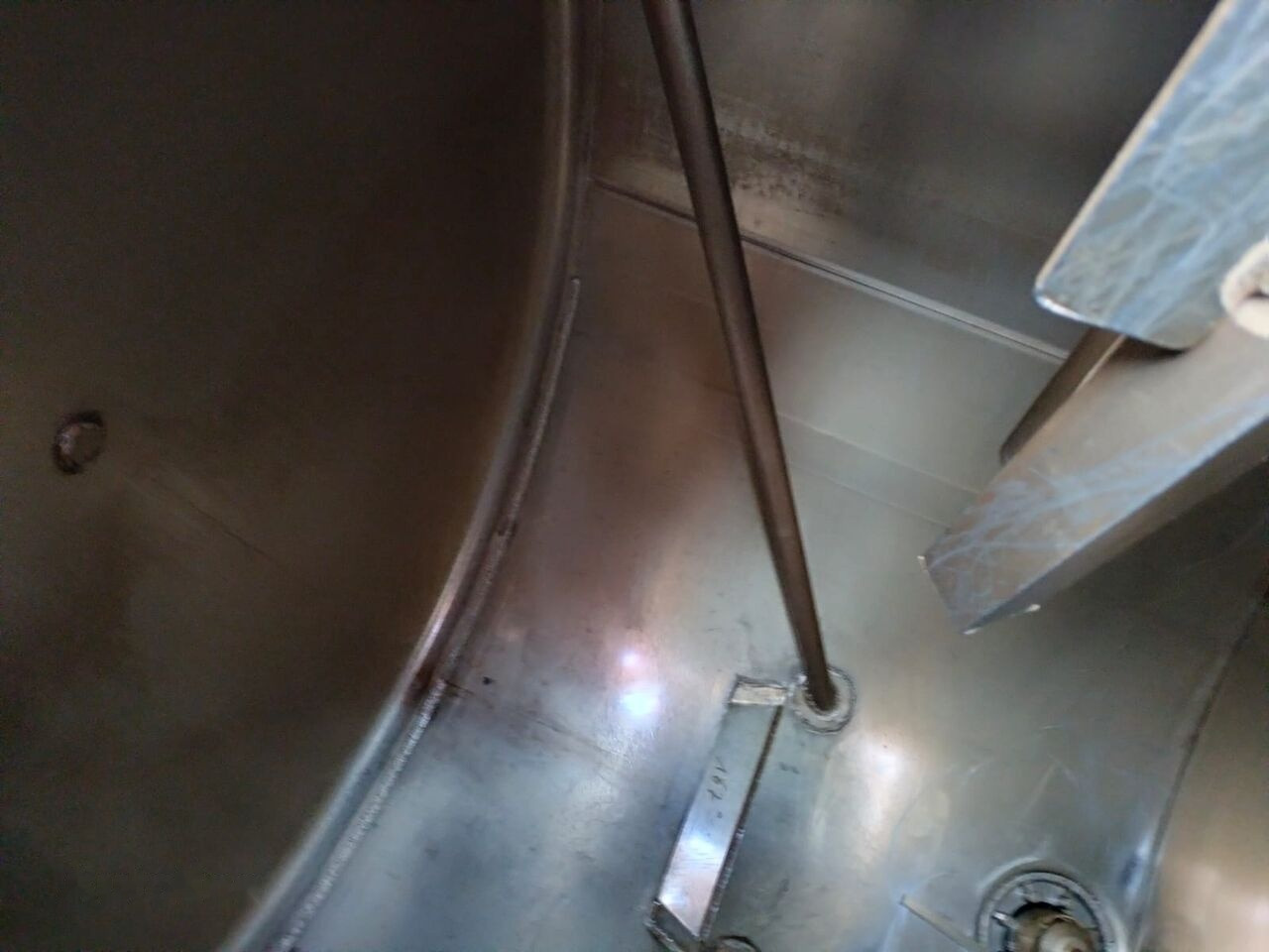 نصف مقطورة صهريج لنقل الوقود Trailor TX34: صورة 8 نصف مقطورة صهريج لنقل الوقود Trailor TX34: صورة 8