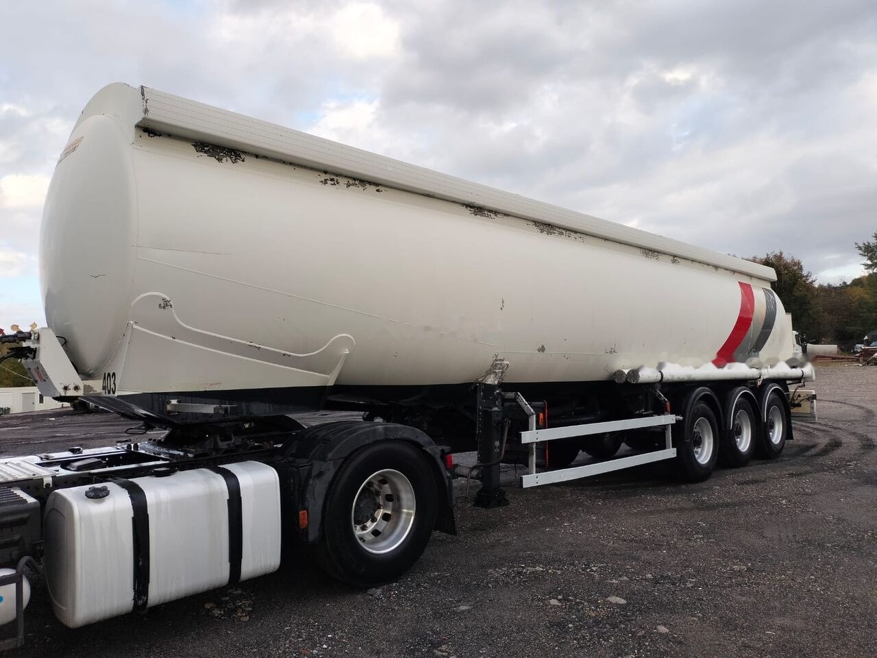 نصف مقطورة صهريج لنقل الوقود Trailor TX34: صورة 6 نصف مقطورة صهريج لنقل الوقود Trailor TX34: صورة 6