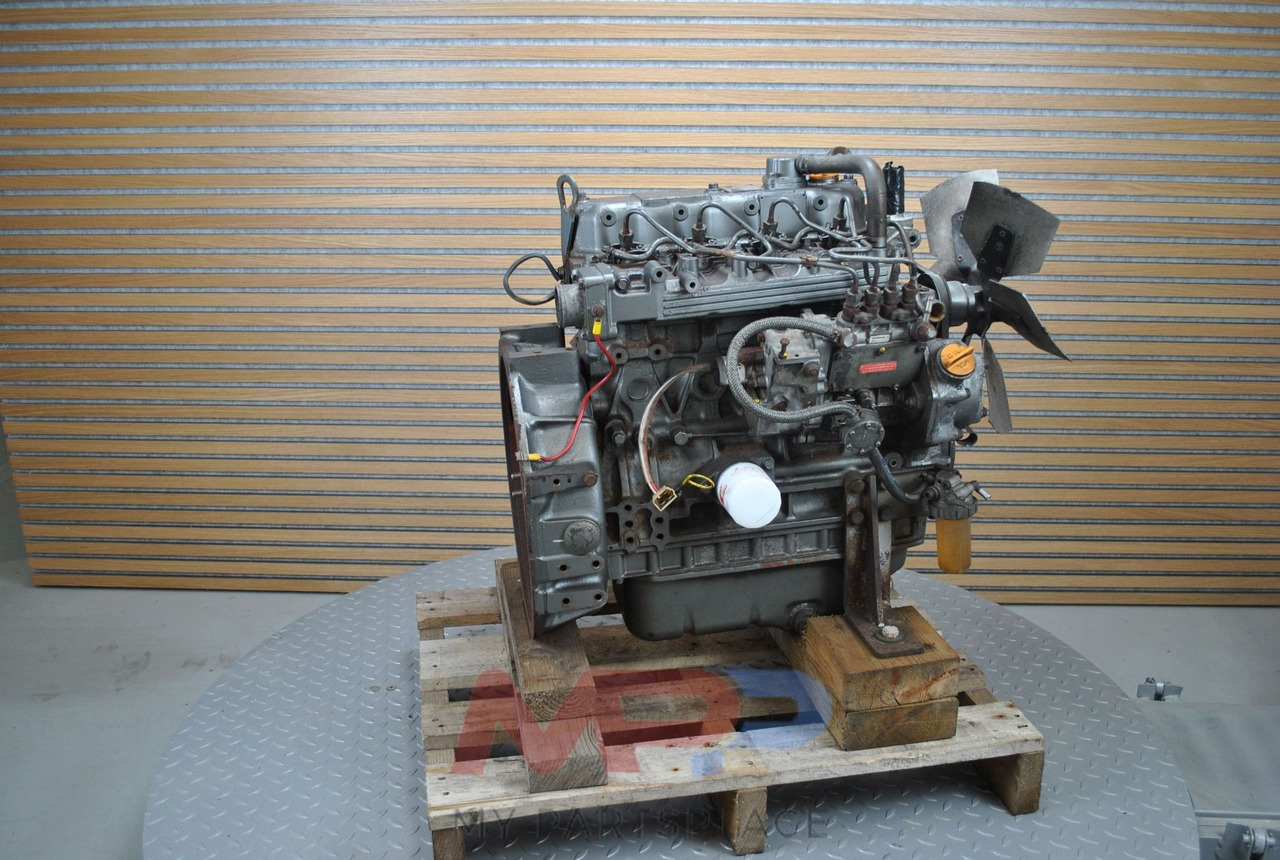 Isuzu Komatsu 4D88 - محرك - آلات الإنشاء: صورة 4 Isuzu Komatsu 4D88 - محرك - آلات الإنشاء: صورة 4