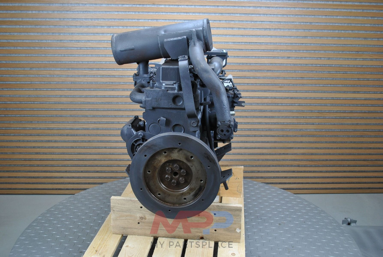 Kubota Gereviseerde Kubota V2403 - محرك - آلات زراعية: صورة 3 Kubota Gereviseerde Kubota V2403 - محرك - آلات زراعية: صورة 3