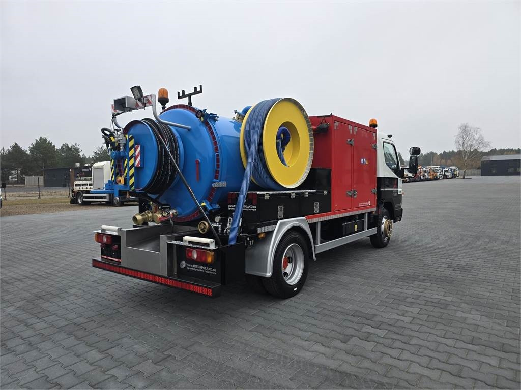 Mitsubishi RIONED COMBI WUKO FOR CLEANING SEWAGE - فراغ شاحنة: صورة 1 Mitsubishi RIONED COMBI WUKO FOR CLEANING SEWAGE - فراغ شاحنة: صورة 1