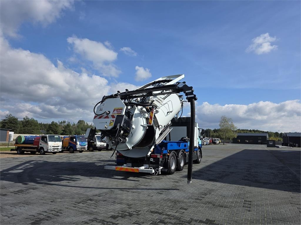 Renault 6x4 WUKO RIVARD RECYTLING for collecting liquid wa - فراغ شاحنة: صورة 1 Renault 6x4 WUKO RIVARD RECYTLING for collecting liquid wa - فراغ شاحنة: صورة 1