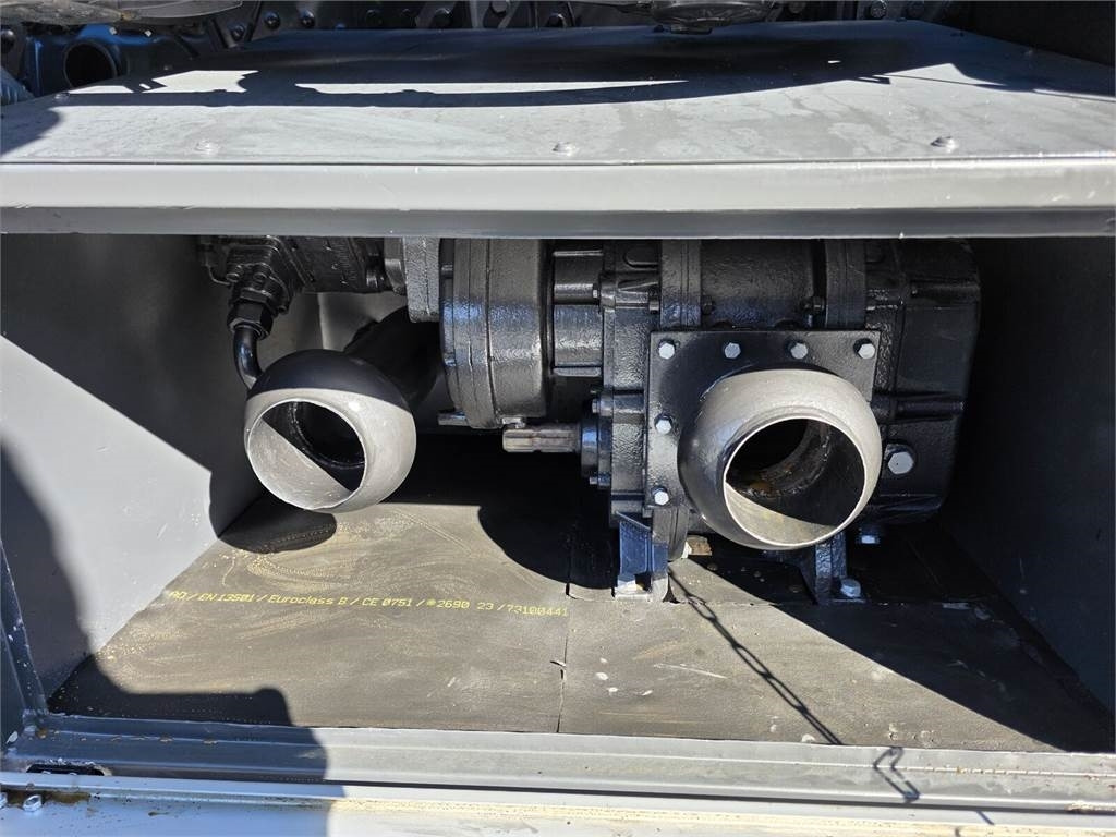 Scania Larsen FlexVac 311 Vacuum suction loader - سيارة خدمات/ سيارة خاصة: صورة 4 Scania Larsen FlexVac 311 Vacuum suction loader - سيارة خدمات/ سيارة خاصة: صورة 4