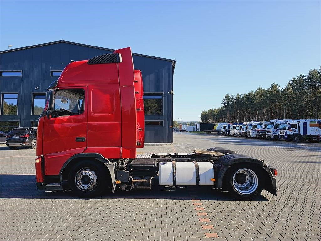 Volvo FH13 XXL MANUAL 420 EURO 5 2011 r MEGA LOW DECK - رأس تريلا: صورة 3 Volvo FH13 XXL MANUAL 420 EURO 5 2011 r MEGA LOW DECK - رأس تريلا: صورة 3