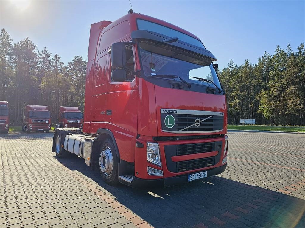Volvo FH13 XXL MANUAL 420 EURO 5 2011 r MEGA LOW DECK - رأس تريلا: صورة 1 Volvo FH13 XXL MANUAL 420 EURO 5 2011 r MEGA LOW DECK - رأس تريلا: صورة 1