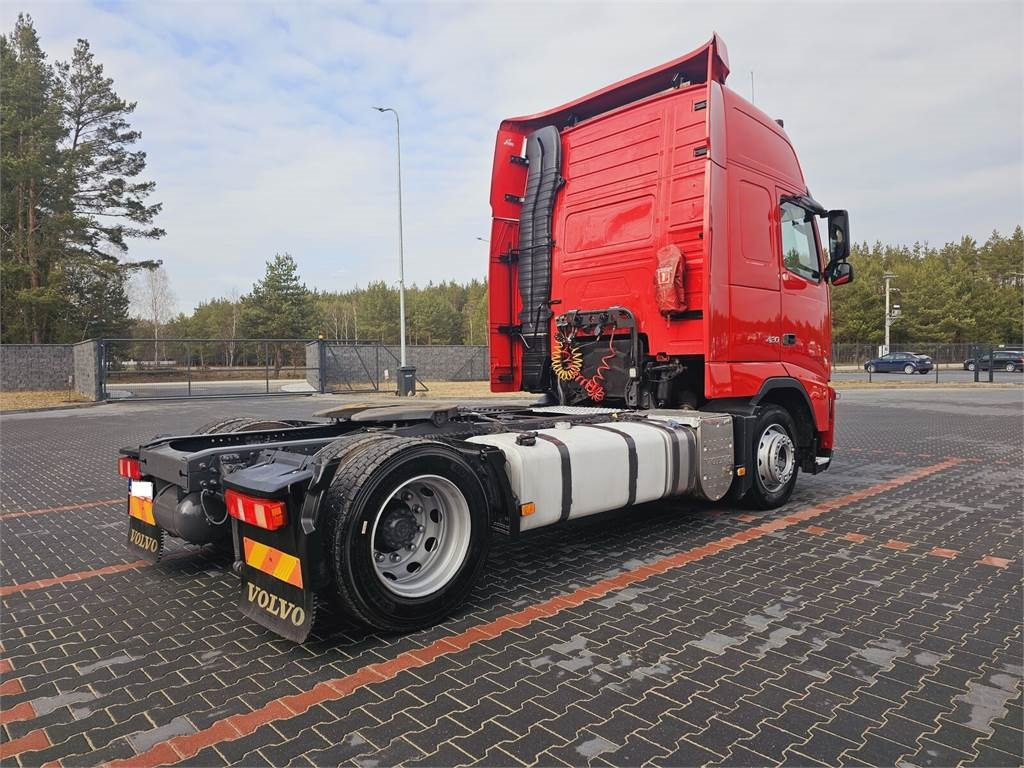 Volvo FH13 XXL NEW TIRES MANUAL 420 EURO 5 2011 - رأس تريلا: صورة 5 Volvo FH13 XXL NEW TIRES MANUAL 420 EURO 5 2011 - رأس تريلا: صورة 5