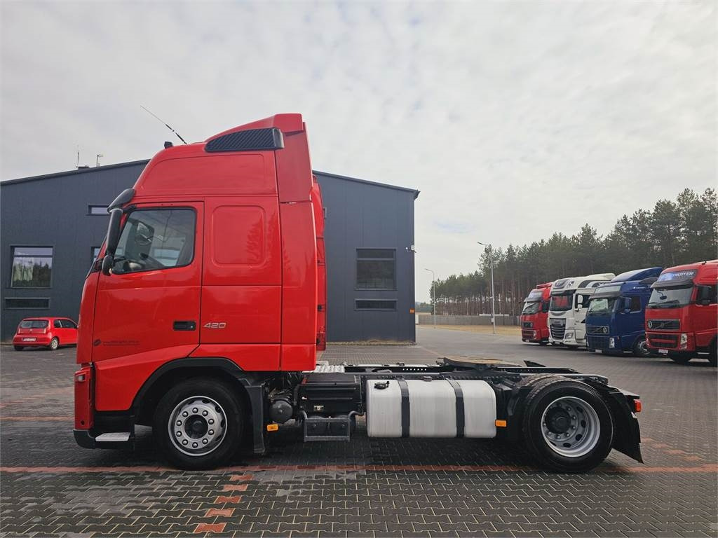 Volvo FH13 XXL NEW TIRES MANUAL 420 EURO 5 2011 - رأس تريلا: صورة 3 Volvo FH13 XXL NEW TIRES MANUAL 420 EURO 5 2011 - رأس تريلا: صورة 3