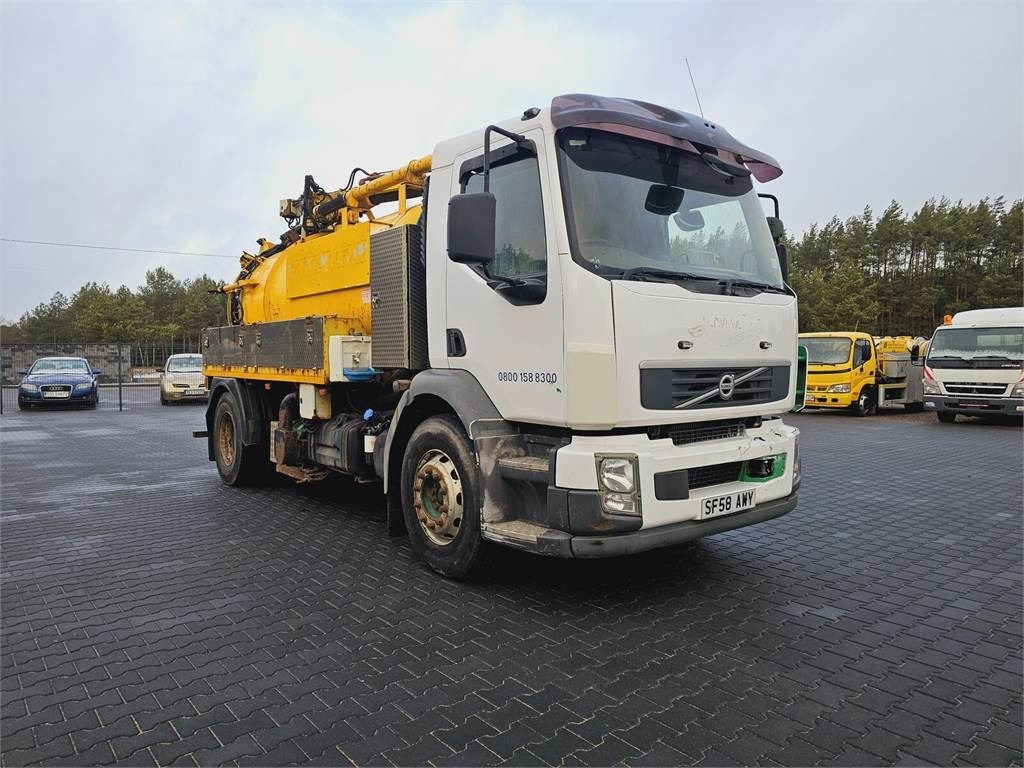 Volvo FULLER TANKERS 2008 WUKO for collecting liquid was - فراغ شاحنة: صورة 2 Volvo FULLER TANKERS 2008 WUKO for collecting liquid was - فراغ شاحنة: صورة 2