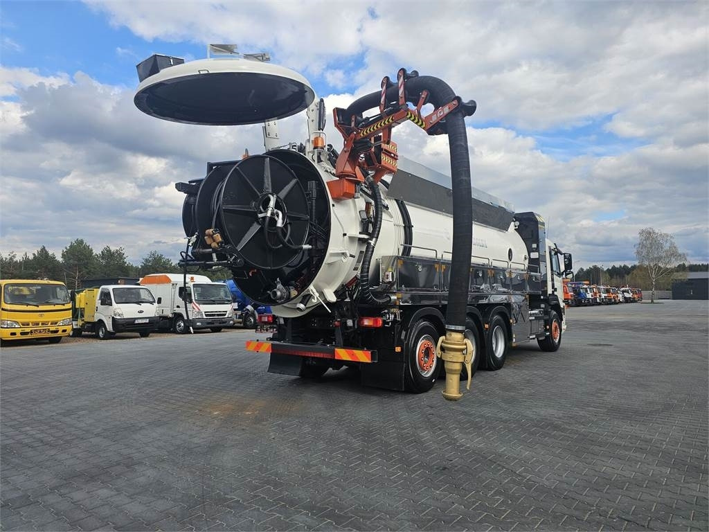 Volvo WUKO ADR ROLBA FOR CLEANING CHANNELS COMBI - فراغ شاحنة: صورة 3 Volvo WUKO ADR ROLBA FOR CLEANING CHANNELS COMBI - فراغ شاحنة: صورة 3
