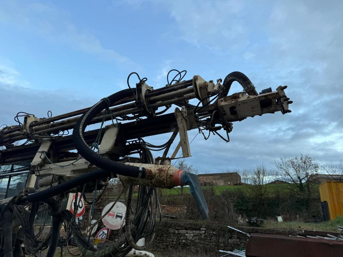 Furukawa HCR900 ED - معدات حفر: صورة 4 Furukawa HCR900 ED - معدات حفر: صورة 4