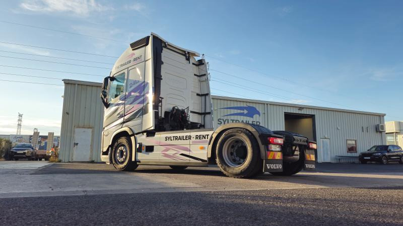 Volvo FH 500 Globetrotter XXL (Location / Rent) - مقطورة السحب: صورة 2 Volvo FH 500 Globetrotter XXL (Location / Rent) - مقطورة السحب: صورة 2