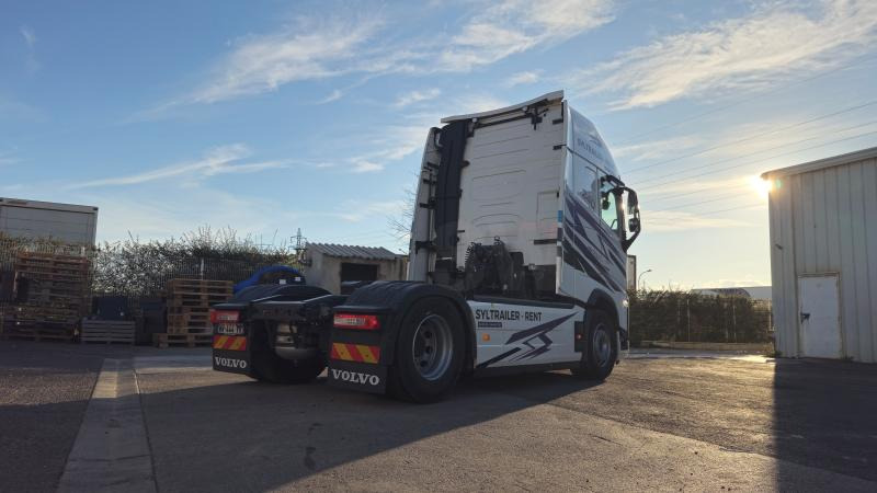 Volvo FH 500 Globetrotter XXL (Location / Rent) - مقطورة السحب: صورة 4 Volvo FH 500 Globetrotter XXL (Location / Rent) - مقطورة السحب: صورة 4