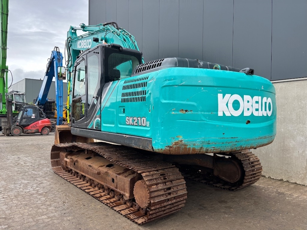 Kobelco SK 210 LC-10 - حفار زاحف: صورة 3 Kobelco SK 210 LC-10 - حفار زاحف: صورة 3