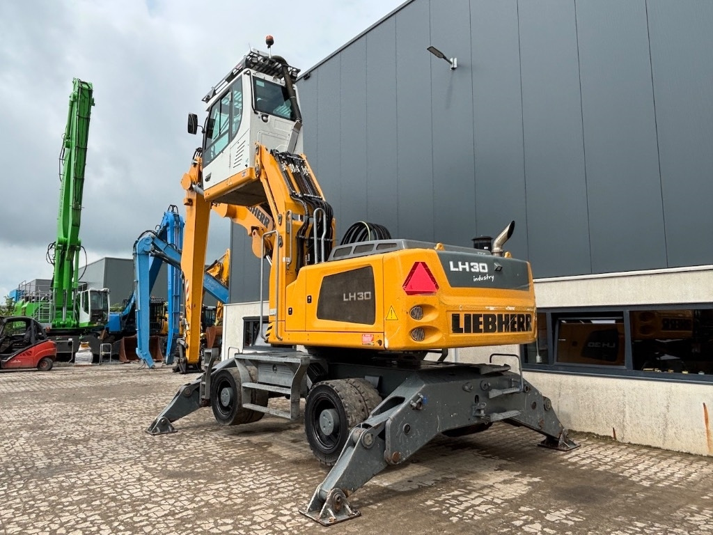 Liebherr LH 30 M - LH 35 M - LH 26 M - آلة التعامل مع النفايات: صورة 3 Liebherr LH 30 M - LH 35 M - LH 26 M - آلة التعامل مع النفايات: صورة 3