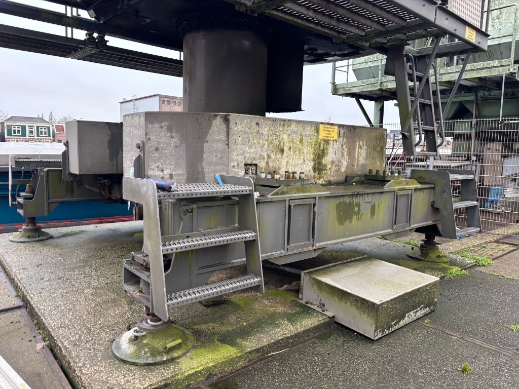 آلة التعامل مع النفايات Sennebogen 830 Electric / 830A: صورة 46 آلة التعامل مع النفايات Sennebogen 830 Electric / 830A: صورة 46