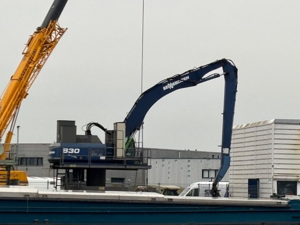 آلة التعامل مع النفايات Sennebogen 830 Electric / 830A: صورة 9 آلة التعامل مع النفايات Sennebogen 830 Electric / 830A: صورة 9