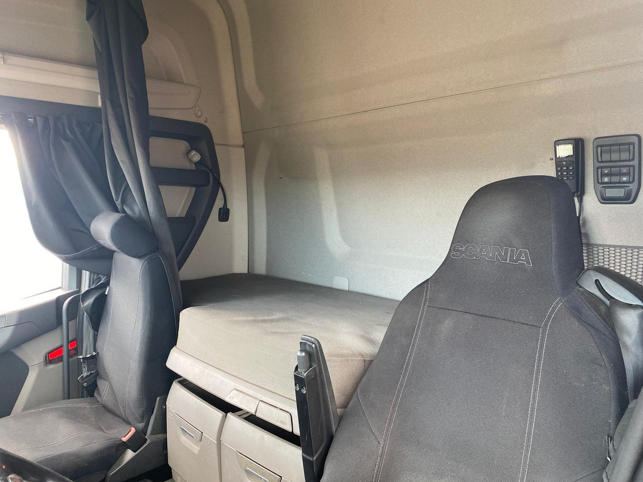 رأس تريلا SCANIA R450: صورة 24