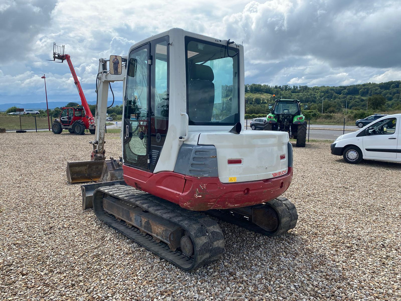 TAKEUCHI TB 250 - حفار زاحف: صورة 4 TAKEUCHI TB 250 - حفار زاحف: صورة 4