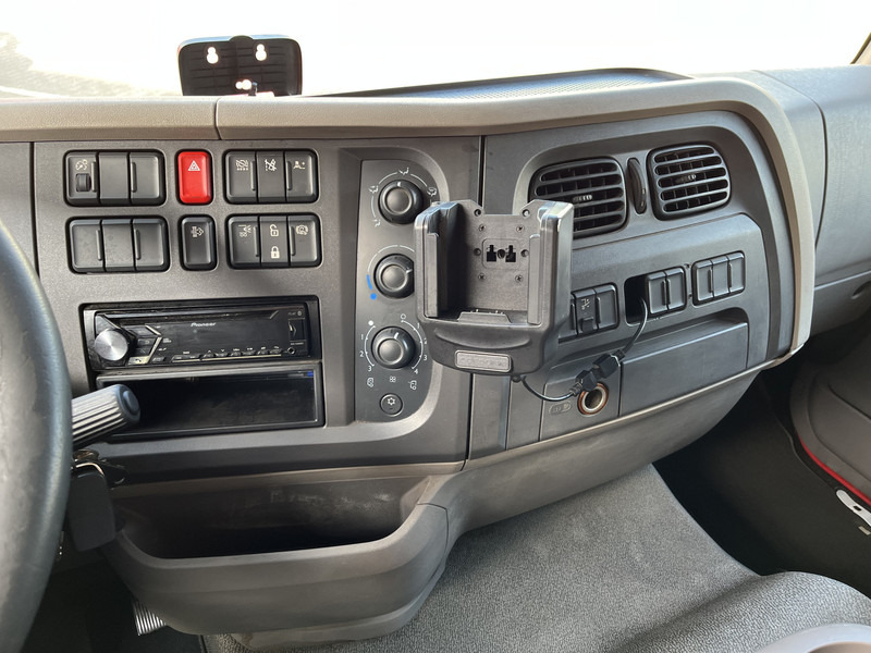DAF LF 210 FA / 12 Ton / 406 dkm / Box / Loadlift / NL Truck - شاحنة صندوقية: صورة 5 DAF LF 210 FA / 12 Ton / 406 dkm / Box / Loadlift / NL Truck - شاحنة صندوقية: صورة 5