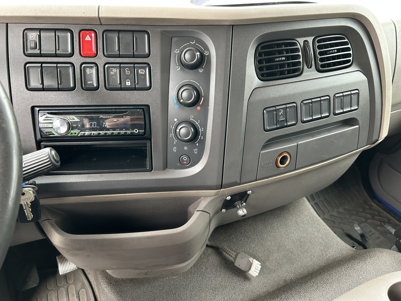 DAF LF 210 FA / 12 Ton / 454 dkm / Pritsch-Plane / LBW / NL Truck - شاحنة ذات ستائر جانبية: صورة 5 DAF LF 210 FA / 12 Ton / 454 dkm / Pritsch-Plane / LBW / NL Truck - شاحنة ذات ستائر جانبية: صورة 5