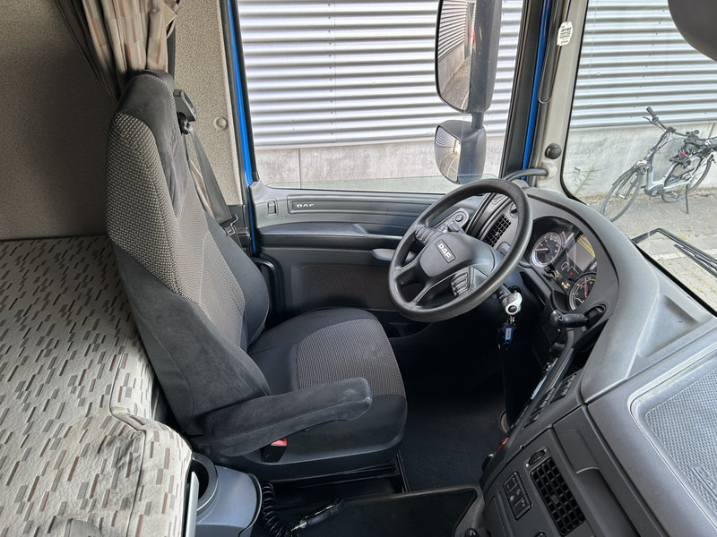 DAF XF 440 FAN SSC + Aschersleben Kaross DSA 18 / Loadlift 4000 kg / Curtainside Combi - شاحنة ذات ستائر جانبية: صورة 3 DAF XF 440 FAN SSC + Aschersleben Kaross DSA 18 / Loadlift 4000 kg / Curtainside Combi - شاحنة ذات ستائر جانبية: صورة 3