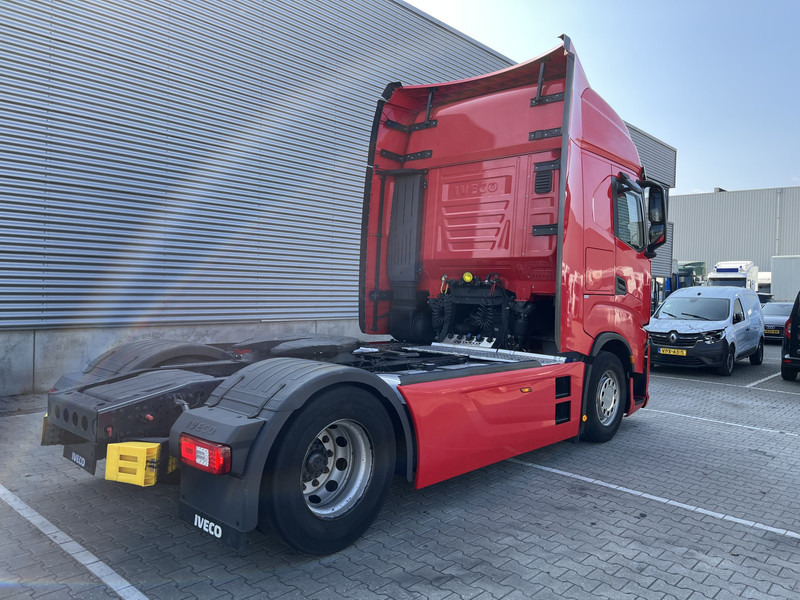 Iveco S-Way AT 420 / Full LED / 569 dkm / 2 Tanks / 2 Fridge / APK TUV 03-26 - مقطورة السحب: صورة 2 Iveco S-Way AT 420 / Full LED / 569 dkm / 2 Tanks / 2 Fridge / APK TUV 03-26 - مقطورة السحب: صورة 2