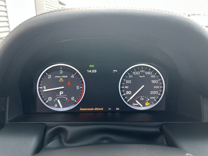 Land Rover Range Rover Vogue TD V8 / 2 Seats / Leder / APK TUV 05-26 - فان المدمجة: صورة 5 Land Rover Range Rover Vogue TD V8 / 2 Seats / Leder / APK TUV 05-26 - فان المدمجة: صورة 5