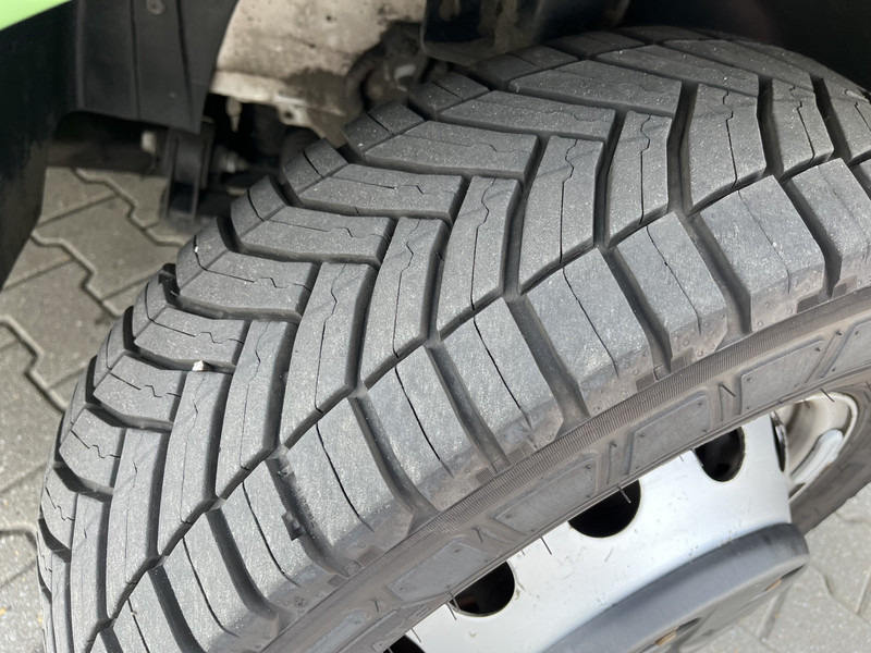 شاحنة بصندوق مغلق MAN TGE 3.180 Euro 6 / Navi / Cruise / Box / Loadlift / APK TUV 09-25: صورة 16