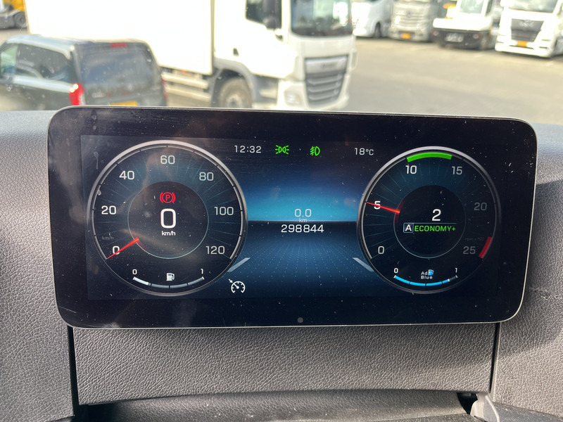 Mercedes-Benz Actros 1842 Gigaspace / 298 km / Full Spoiler / NL truck - مقطورة السحب: صورة 4 Mercedes-Benz Actros 1842 Gigaspace / 298 km / Full Spoiler / NL truck - مقطورة السحب: صورة 4