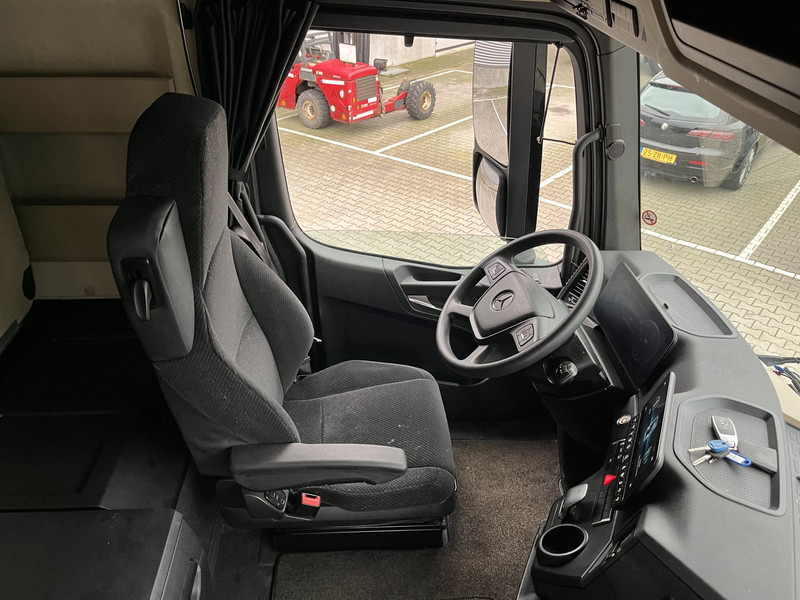 Mercedes-Benz Actros 1842 Gigaspace / Full Spoiler / NL Truck - مقطورة السحب: صورة 3 Mercedes-Benz Actros 1842 Gigaspace / Full Spoiler / NL Truck - مقطورة السحب: صورة 3