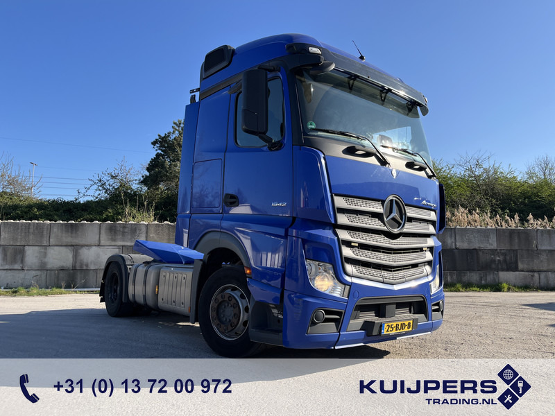 Mercedes-Benz Actros 1842 Streamspace / 840 dkm / 2 Tanks / NL Truck - مقطورة السحب: صورة 1 Mercedes-Benz Actros 1842 Streamspace / 840 dkm / 2 Tanks / NL Truck - مقطورة السحب: صورة 1