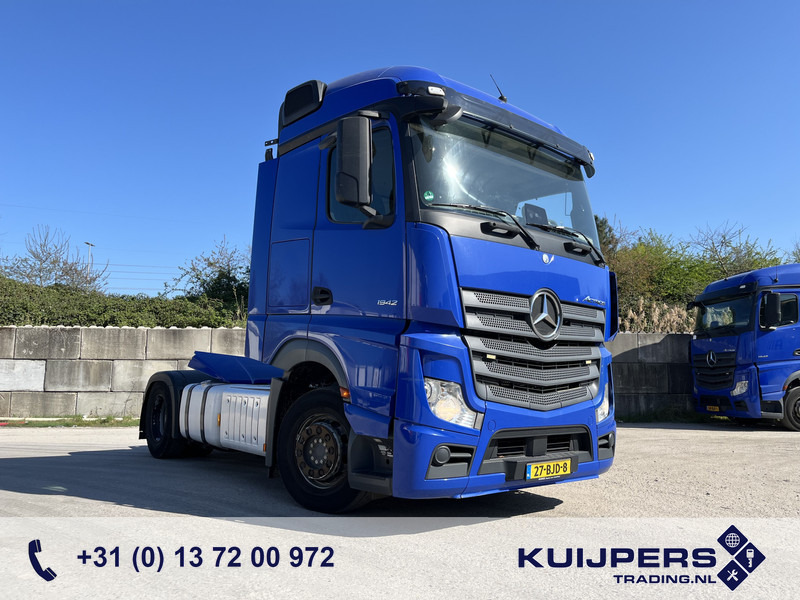 Mercedes-Benz Actros 1842 Streamspace / 890 dkm / 2 Tanks / NL Truck - مقطورة السحب: صورة 1 Mercedes-Benz Actros 1842 Streamspace / 890 dkm / 2 Tanks / NL Truck - مقطورة السحب: صورة 1