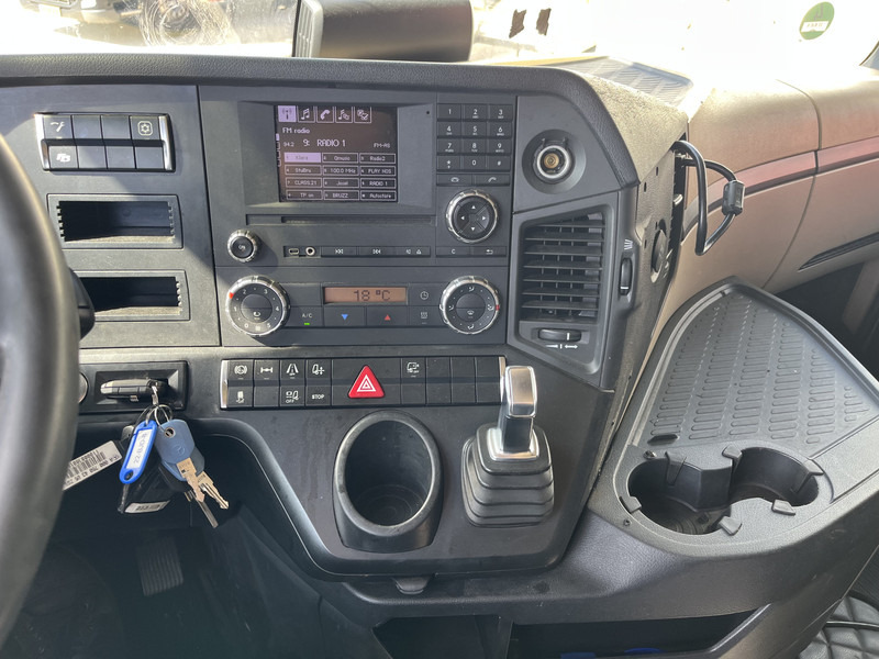 Mercedes-Benz Actros 1842 Streamspace / 897 dkm / 2 Tanks / NL Truck - مقطورة السحب: صورة 5 Mercedes-Benz Actros 1842 Streamspace / 897 dkm / 2 Tanks / NL Truck - مقطورة السحب: صورة 5