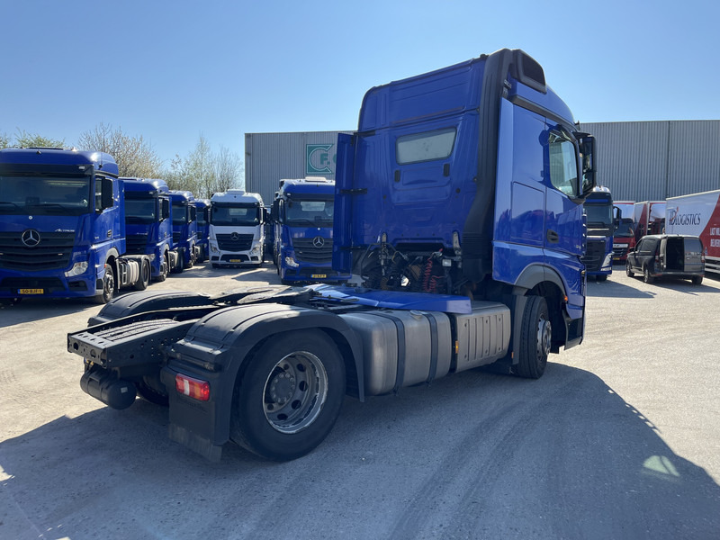 Mercedes-Benz Actros 1842 Streamspace / 937 dkm / 2 Tanks / NL Truck - مقطورة السحب: صورة 2 Mercedes-Benz Actros 1842 Streamspace / 937 dkm / 2 Tanks / NL Truck - مقطورة السحب: صورة 2