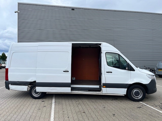 Mercedes-Benz Sprinter 315 1.9 CDI / L4 H2 / Automatic / APK-TUV 04-26 - فان: صورة 3 Mercedes-Benz Sprinter 315 1.9 CDI / L4 H2 / Automatic / APK-TUV 04-26 - فان: صورة 3